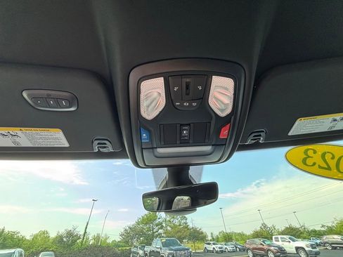 Used 2023 RAM 1500 Big Horn AWD/4WD image 36