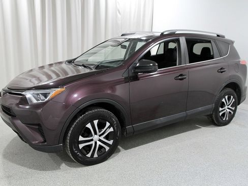 Used 2018 Toyota RAV4 LE image 3