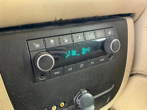 Used 2014 Chevrolet Suburban LT w/ Luxury Package image 9