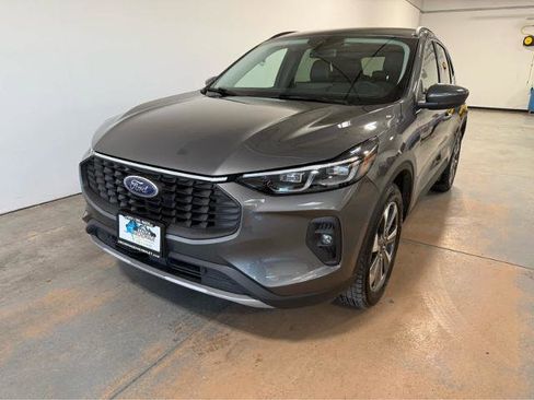 Used 2025 Ford Escape Platinum AWD/4WD image 1