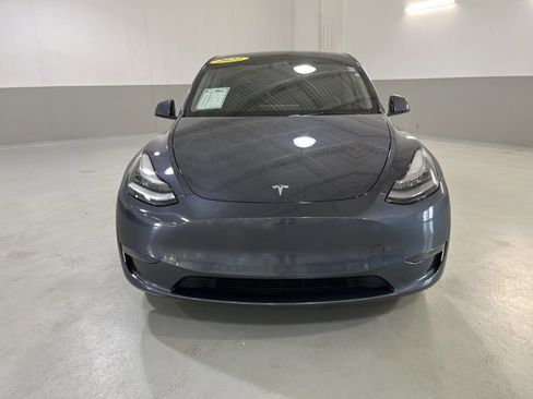 Used 2022 Tesla Model Y Long Range image 2