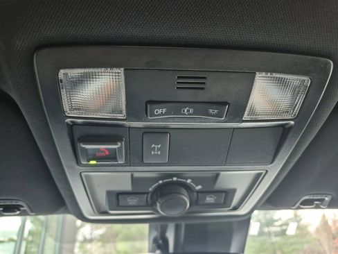 Used 2021 Toyota Tacoma TRD Off-Road image 33