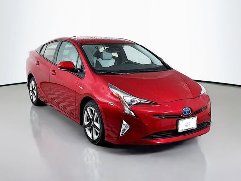 Used 2016 Toyota Prius Four Touring w/ Premium Convenience Package image 3