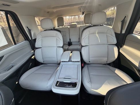 New 2026 Lincoln Navigator Reserve AWD/4WD image 38