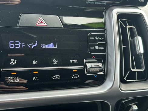 Certified 2023 Kia Sorento EX AWD/4WD image 30