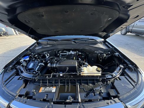 Used 2022 Ford Explorer XLT w/ Equipment Group 202A image 28