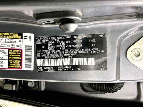 Used 2022 Toyota Highlander XLE image 32