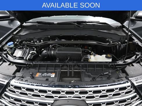 Used 2022 Ford Explorer Limited w/ Equipment Group 301A AWD/4WD image 42