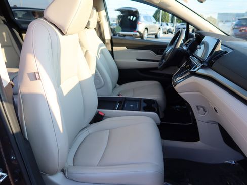 Certified 2025 Honda Odyssey EX-L image 12