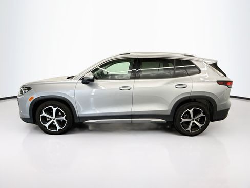 Used 2026 Volkswagen Tiguan SE FWD image 4