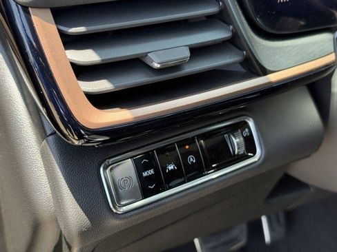 Used 2025 Buick Envision Sport Touring AWD/4WD image 20