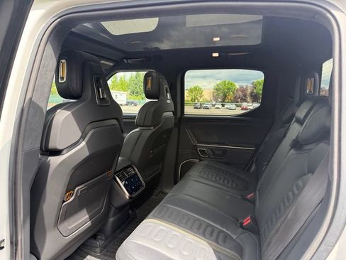 Used 2022 Rivian R1T Adventure AWD/4WD image 17
