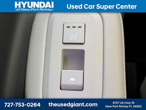 Used 2024 Hyundai Santa Fe Limited AWD/4WD image 18