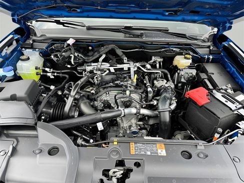 New 2025 Ford Ranger XLT w/ Equipment Group 301A High image 9