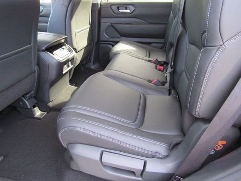 New 2026 Nissan Armada SV image 10