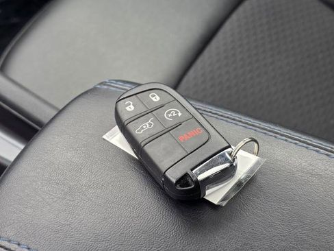 Used 2022 Jeep Compass Latitude w/ Sun and Sound Group AWD/4WD image 36