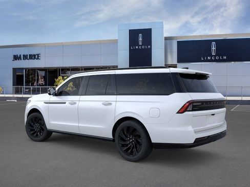 New 2026 Lincoln Navigator L Reserve w/ Jet Appearance Package AWD/4WD image 4