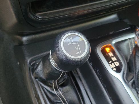 Used 2023 Jeep Gladiator Overland AWD/4WD image 33