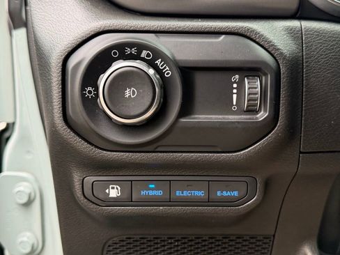 Used 2023 Jeep Wrangler Unlimited Rubicon 4xe image 30