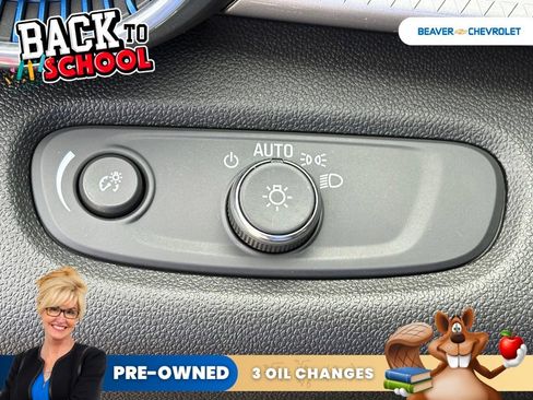 Used 2025 Chevrolet Trax LT FWD image 36