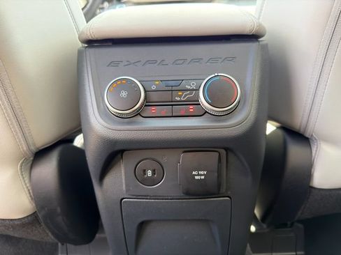 Used 2026 Ford Explorer Platinum w/ LUX Leather Package AWD/4WD image 21
