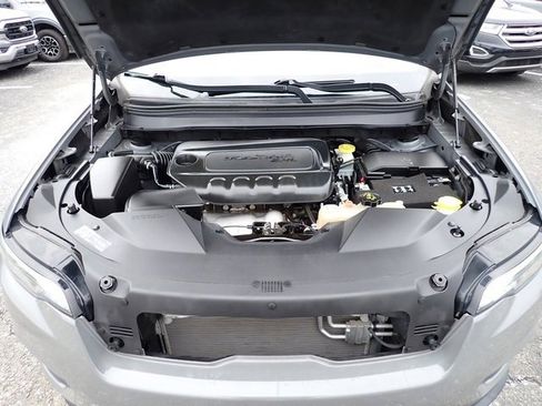 Used 2021 Jeep Cherokee Latitude Plus w/ Mopar Interior Package image 13