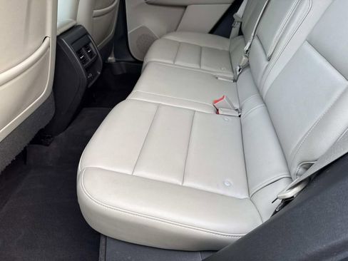 Used 2019 Cadillac XT4 Luxury image 16