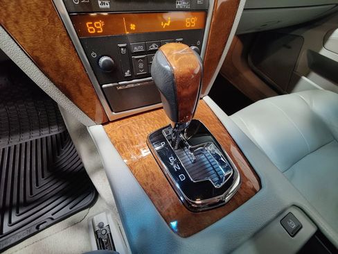 Used 2008 Cadillac STS AWD w/ Preferred Equipment Group image 39