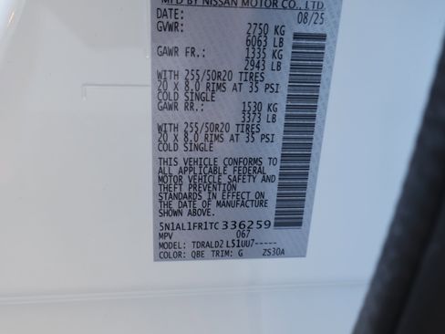 Certified 2026 INFINITI QX60 Luxe w/ Family Package image 32