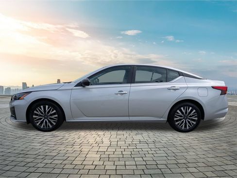 Certified 2025 Nissan Altima 2.5 SV FWD image 8