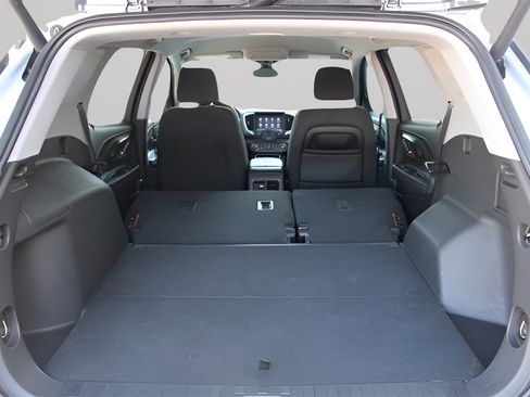 Used 2023 GMC Terrain SLE w/ Driver Convenience Package FWD image 9