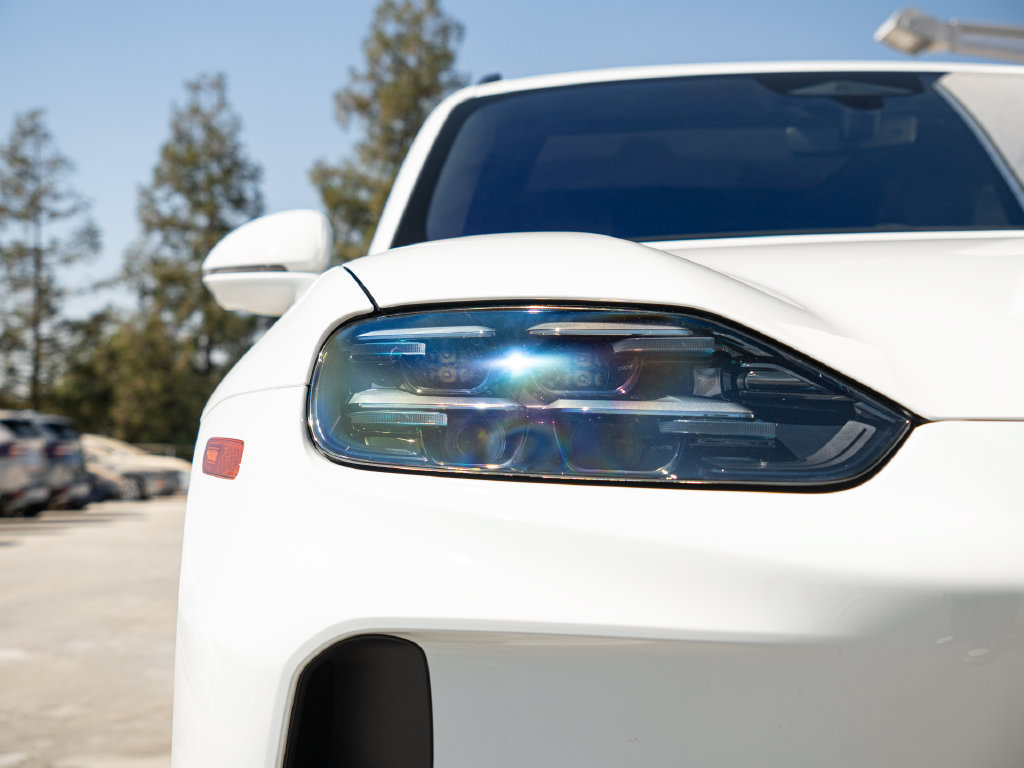 Certified 2026 Porsche Cayenne Electric AWD/4WD image 24