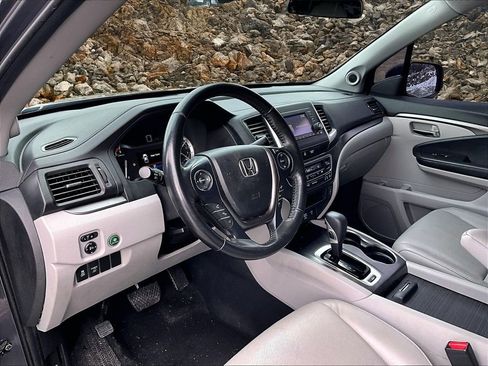 Used 2019 Honda Ridgeline RTL image 12