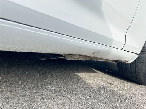 Used 2017 Audi A4 2.0T Premium image 29