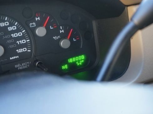 Used 2004 Ford Explorer XLT image 17