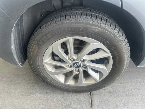 Used 2017 Hyundai Tucson SE Plus w/ Cargo Package FWD image 5