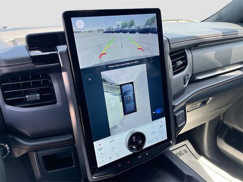 Used 2022 Ford Expedition Platinum image 14