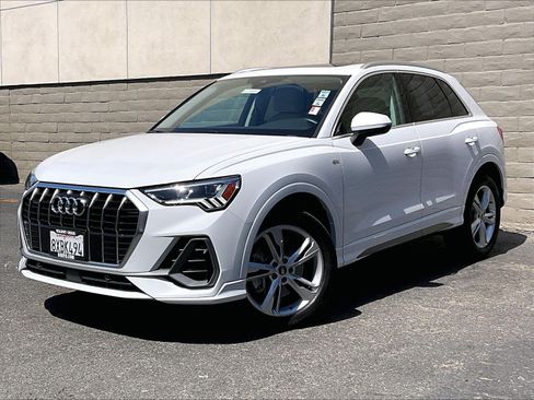 Used 2021 Audi Q3 2.0T Premium Plus w/ Premium Plus Package AWD/4WD image 12