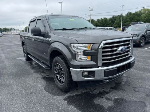 Used 2017 Ford F150 XLT w/ Equipment Group 302A Luxury AWD/4WD image 7