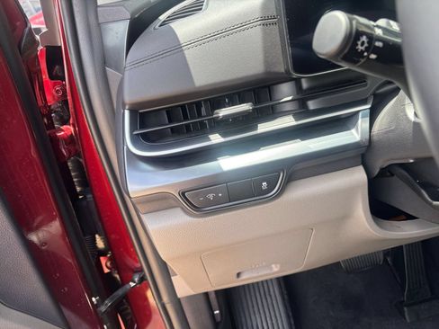 Used 2026 Kia Carnival FWD image 36