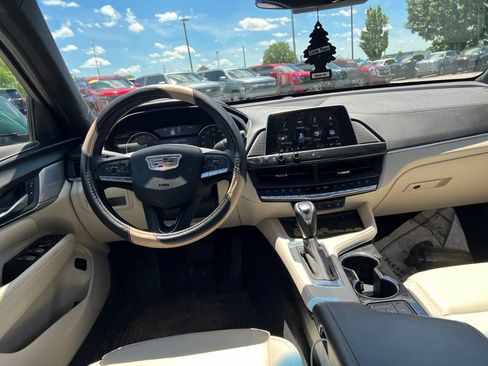 Used 2025 Cadillac CT4 Luxury AWD/4WD image 11