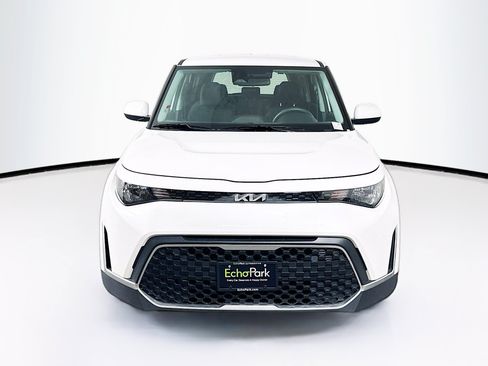 Used 2025 Kia Soul LX w/ LX Technology Package FWD image 2