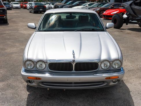 Used 2002 Jaguar XJ8 image 19