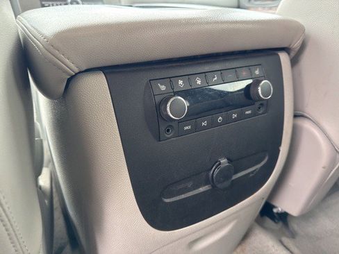 Used 2012 GMC Yukon XL SLT w/ SLT-2 Equipment Package image 10