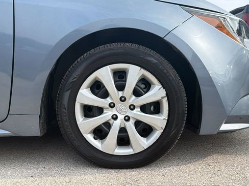 Used 2025 Toyota Corolla LE FWD image 4
