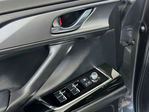 Used 2022 MAZDA CX-9 Touring image 15