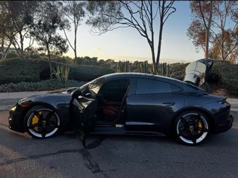 Used 2020 Porsche Taycan Turbo S image 11