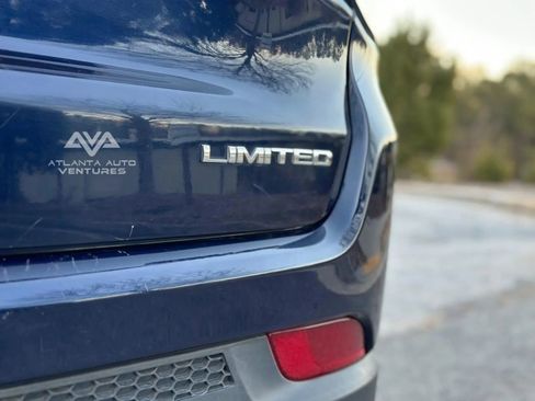 Used 2018 Jeep Compass Limited w/ Navigation Group image 18