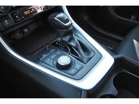 Used 2019 Toyota RAV4 Limited w/ Cold Weather Package image 28