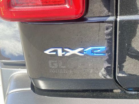 Used 2023 Jeep Wrangler Unlimited Sahara w/ Cold Weather Group image 8